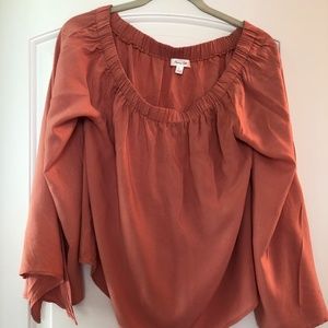 Blouse with sleeve ties